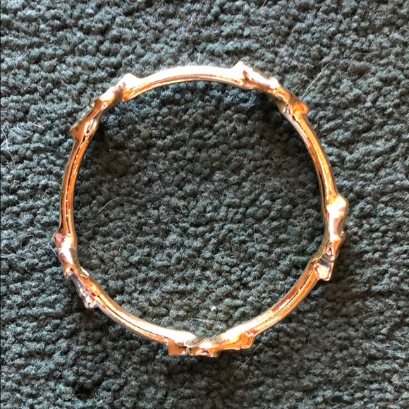 Labrador Gold Bangle - Picture 2 of 5